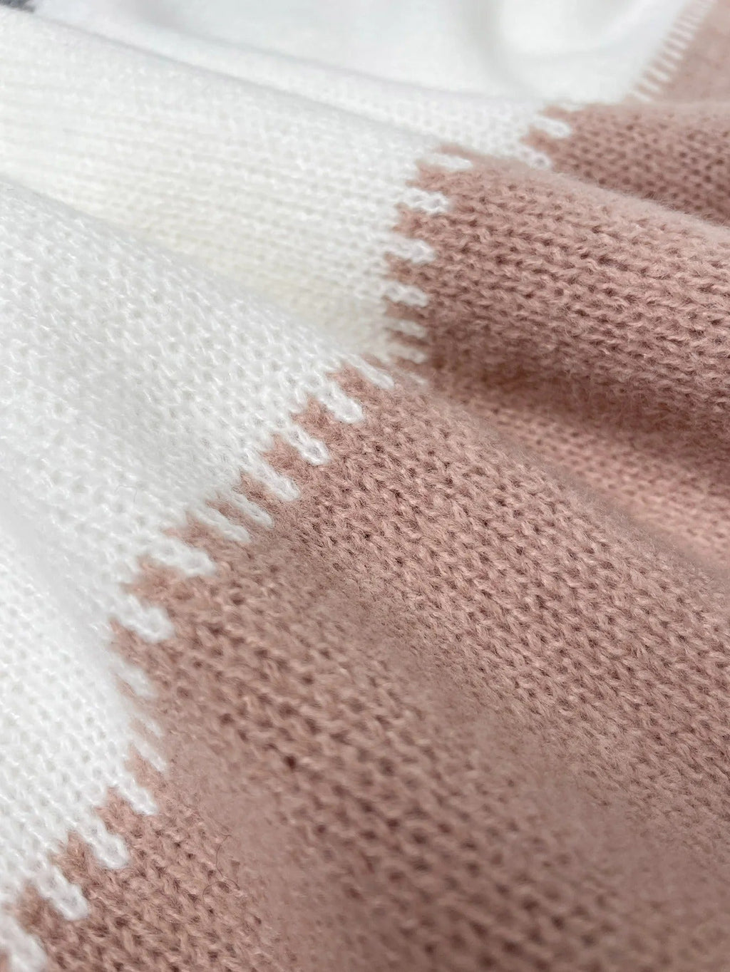 Valenzora | Cozy Modern Sweater
