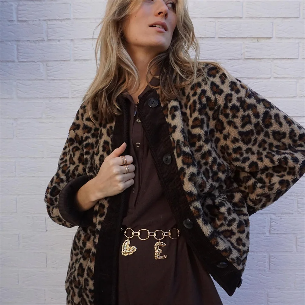 Valenzora - Jacket with O-neck and leopard print