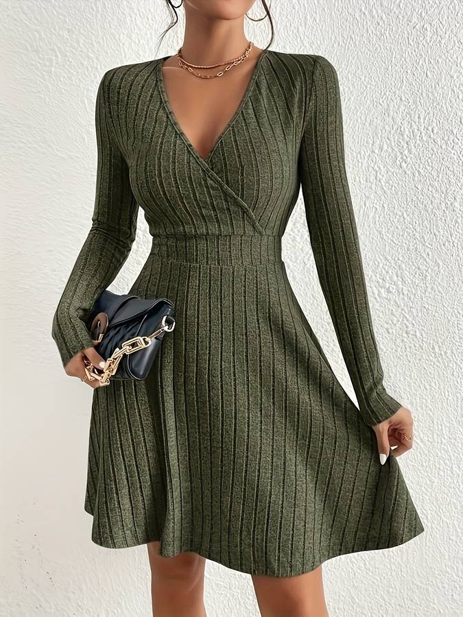 Valenzora – Skaterkleid mit geripptem V-Ausschnitt