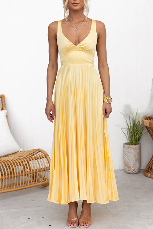 Valenzora | V-neck back cut-out pleated maxi cami dress