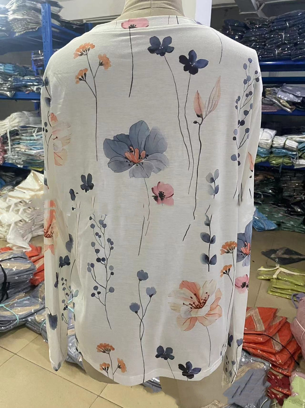 Valenzora | T-shirt with floral print and round neck for spring