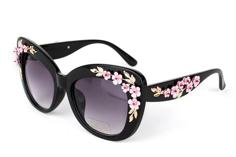 Valenzora | Exquisite Women's Sunglasses with Floral Pattern
