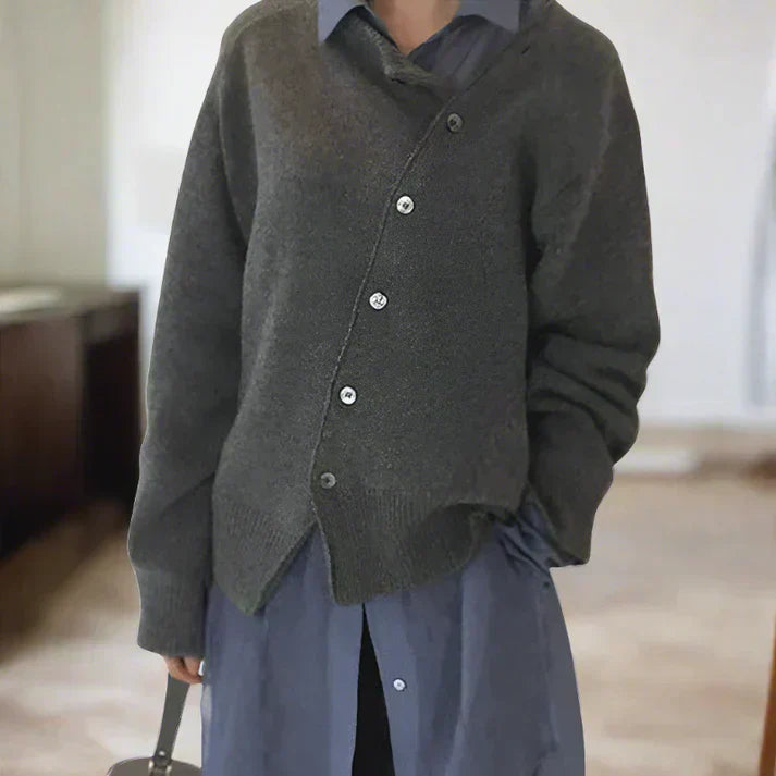 Valenzora | Soft cardigan with diagonal button placket