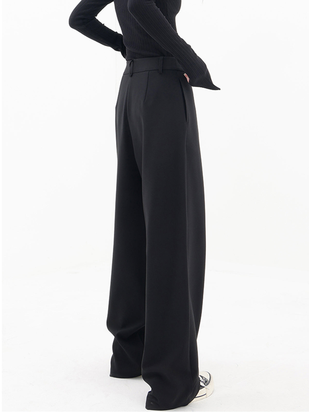 Valenzora | Asymmetrische Baggy Hose