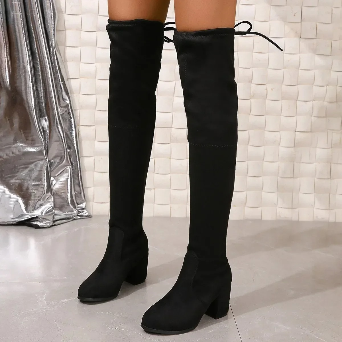 Valenzora | Overknee-Stiefel, flacher Absatz, Stretchmaterial, lässiges Design