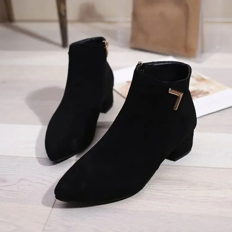 Valenzora | Stiefeletten mit spitzer Zehenpartie und seitlichem Reißverschluss, Damen-Stiefeletten