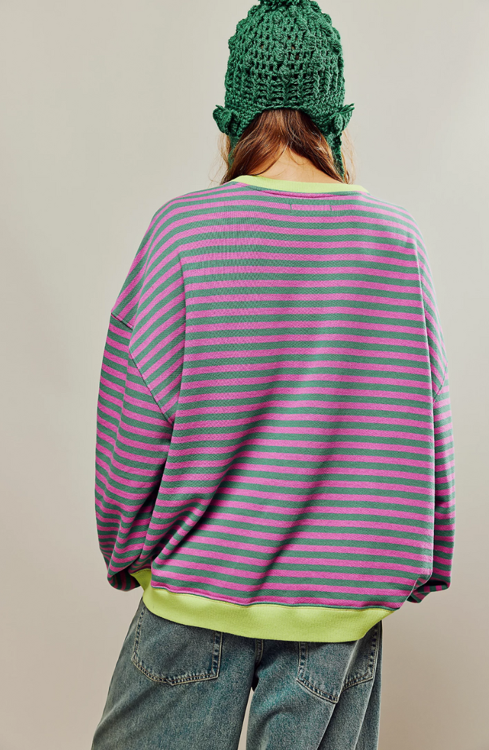 Valenzora | Oversized sweater with colorful stripes