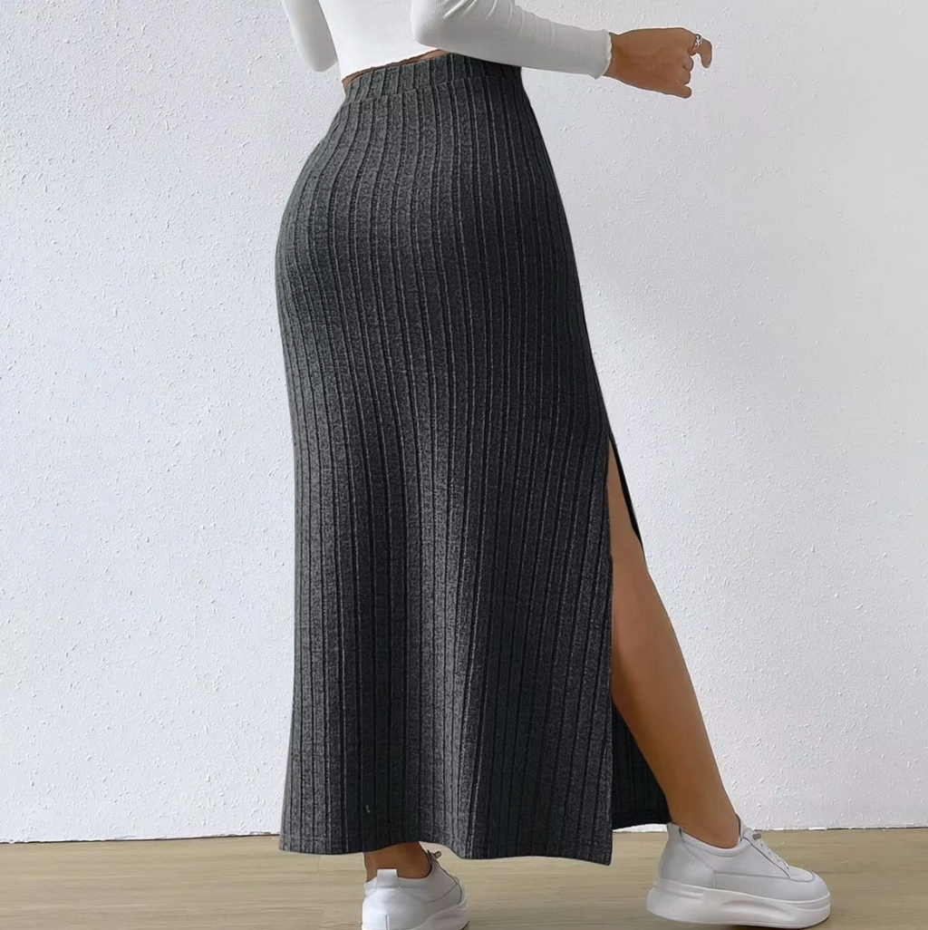 Valenzora | Long high-waisted knit skirt