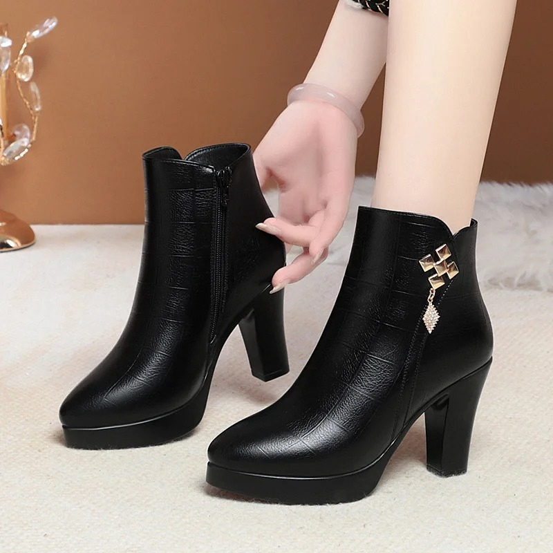 Valenzora | Elegante Damen-Stiefeletten mit rutschfester Sohle und Komfort