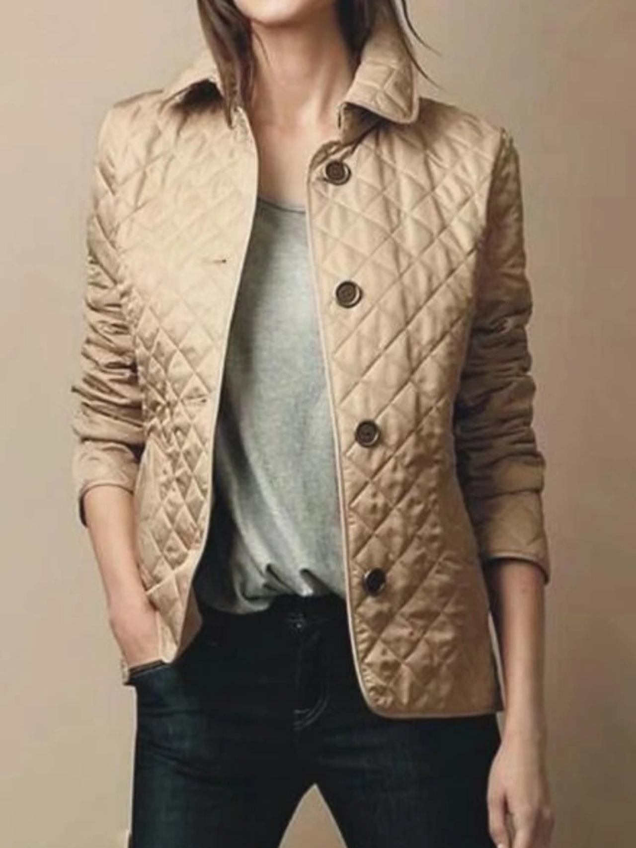 Valenzora | Short quilted women's jacket with buttons and collar, elegant