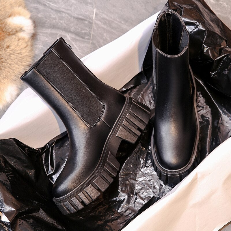 Valenzora | Women's Boots Fashionable Platform Boots with Slip-on Design, Suitable for Everyday Wear