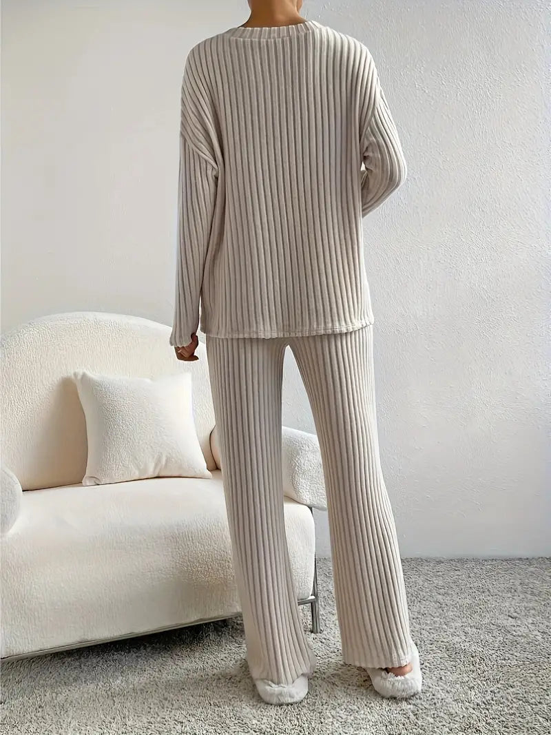 Valenzora 2-piece set | Elegant ribbed women's suit with V-neck sweater and matching trousers