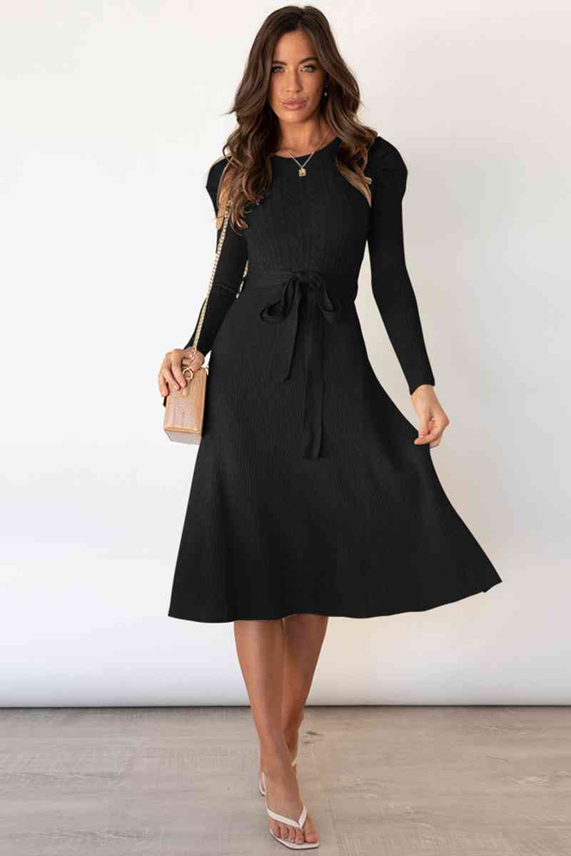 Valenzora | Rundhals-Langarm-Kleid mit Knotendetail an der Taille