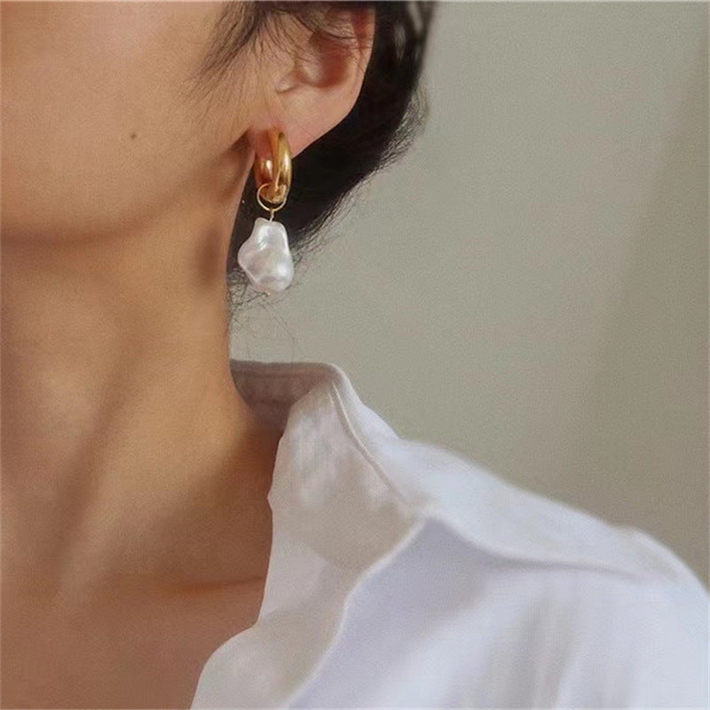 Valenzora | Baroque pearl earrings