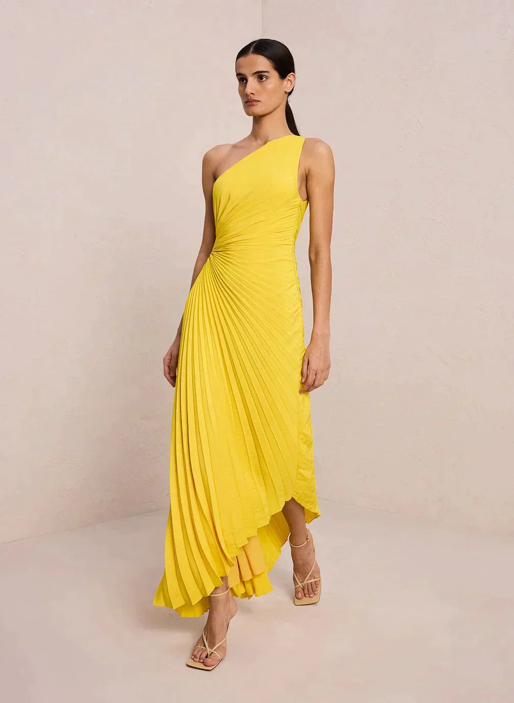 Valenzora | One-Shoulder-Plisseekleid in Midilänge
