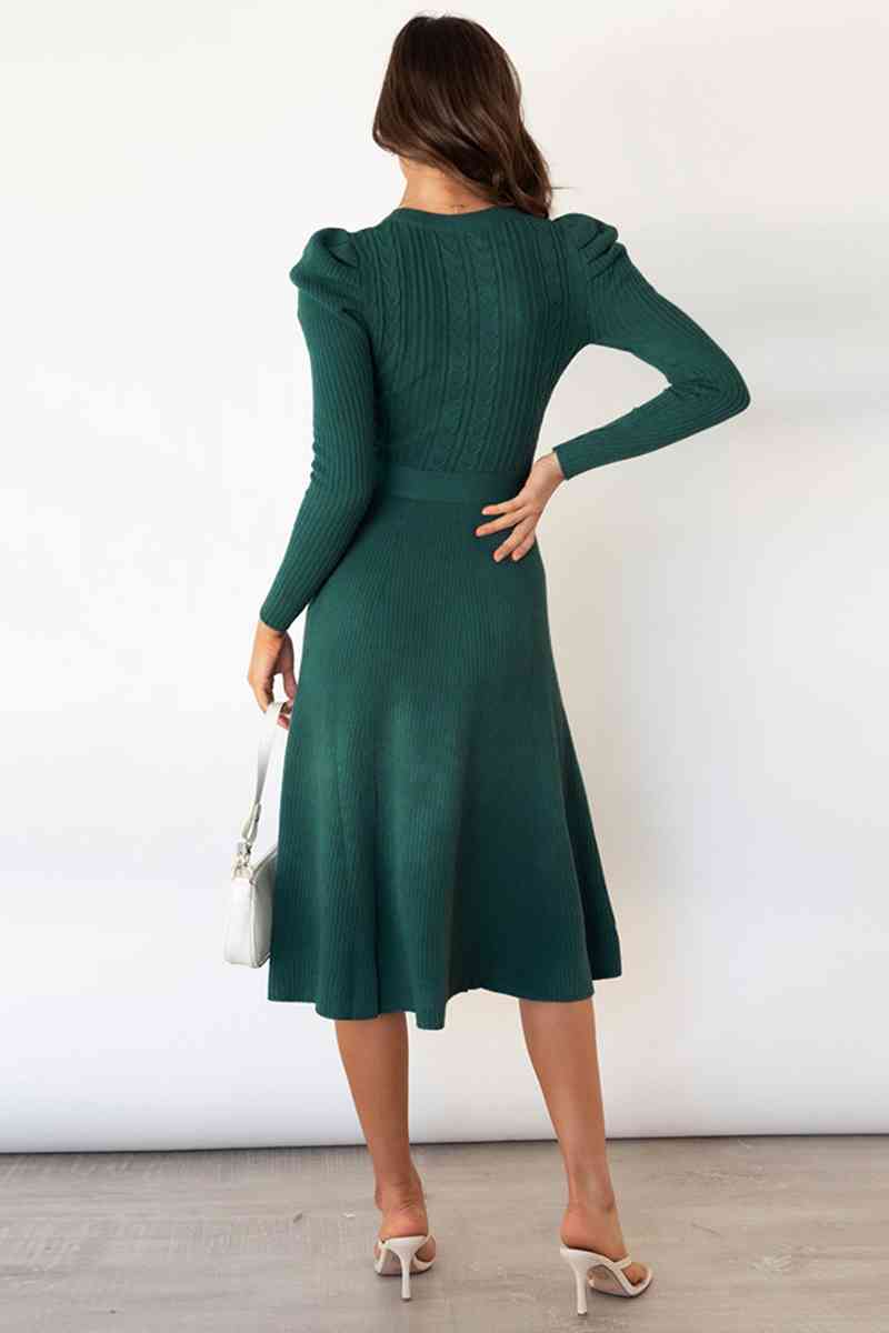 Valenzora | Rundhals-Langarm-Kleid mit Knotendetail an der Taille