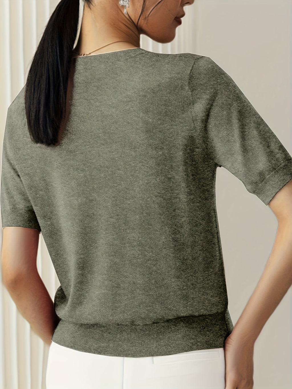 Valenzora | Knit shirt with R neckline