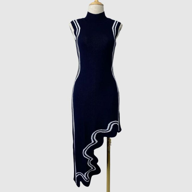 Valenzora | Sleeveless dress with contrasting piping