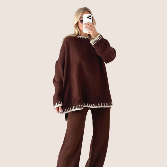Valenzora | Chic knit loungewear set with contrasting trim