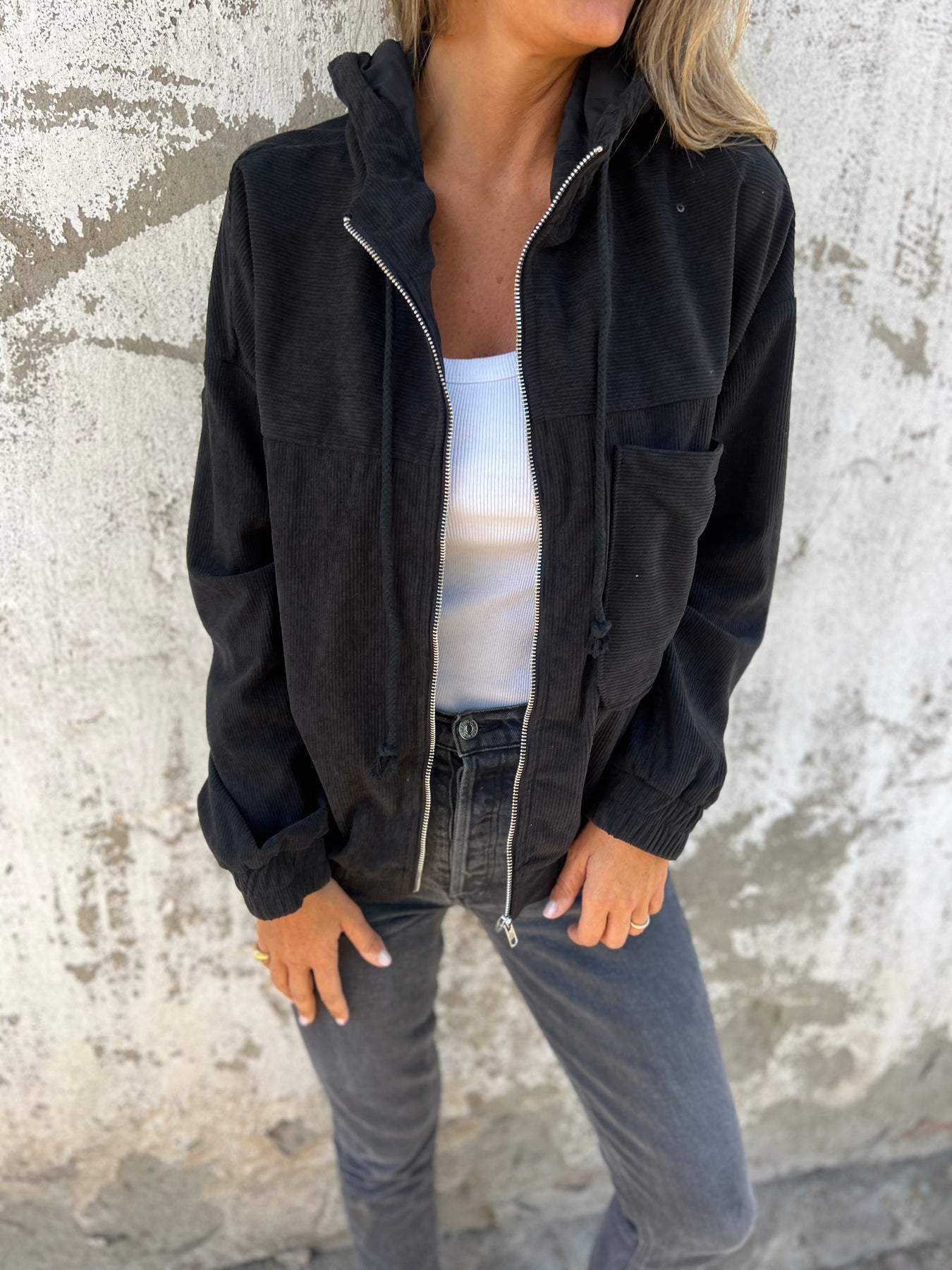 Valenzora | Lässige Damenjacke mit Kapuze und Reißverschluss
