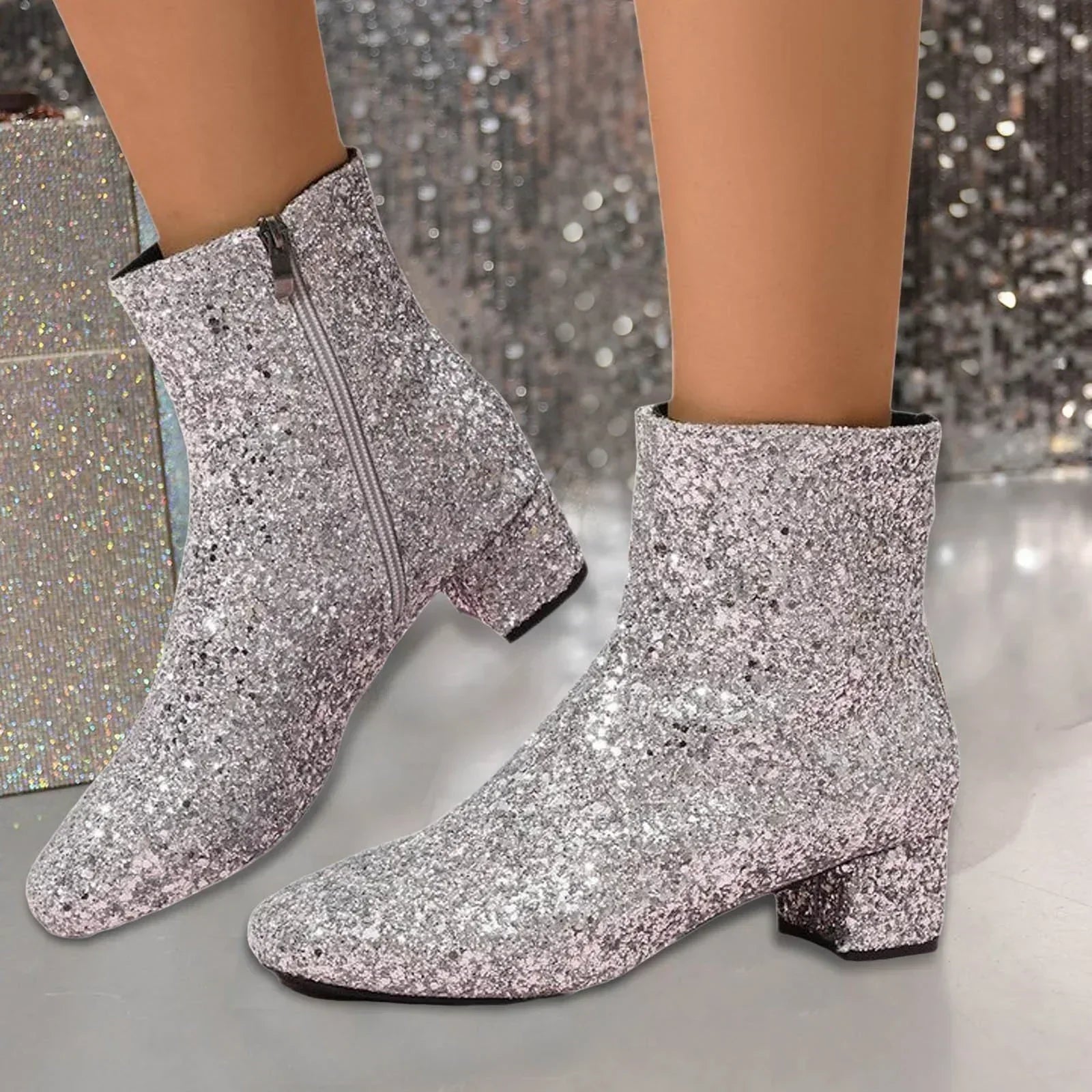 Valenzora | Fashionable ankle boot with block heel and side zipper