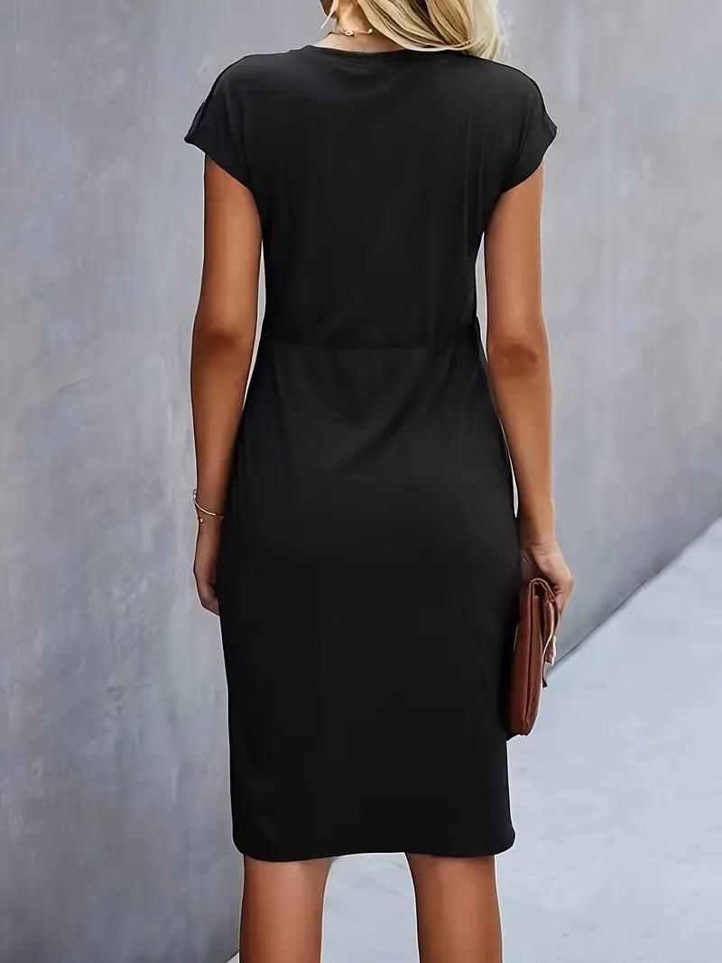 Valenzora | Stilvolles, figurbetontes Kleid mit Rundhalsausschnitt