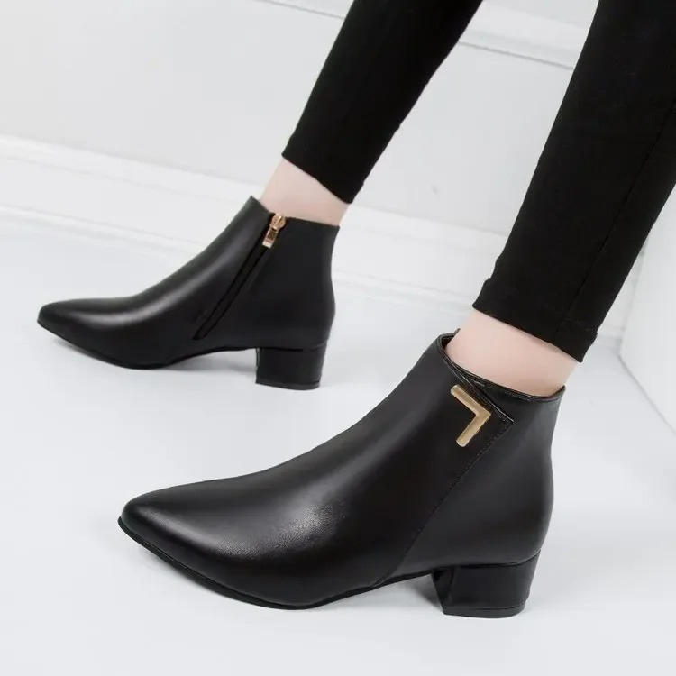 Valenzora | Stiefeletten mit spitzer Zehenpartie und seitlichem Reißverschluss, Damen-Stiefeletten