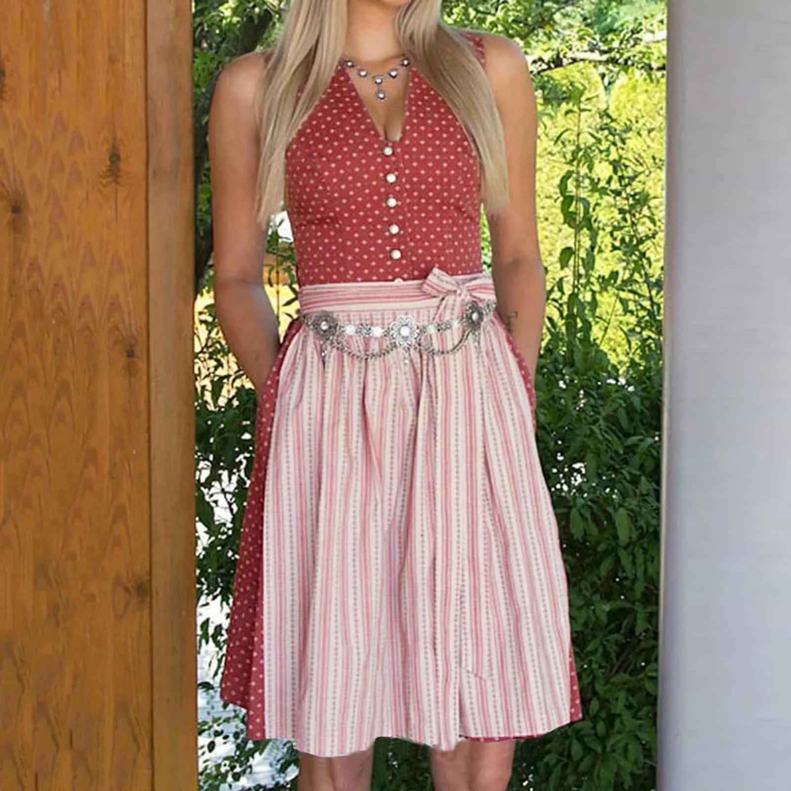 Valenzora | Women's traditional outfit with waist belt and embroidery