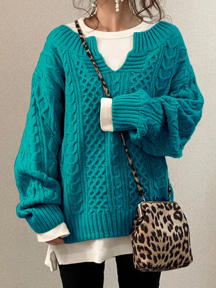 Valenzora Luxe Sweater | Comfortable, warm, oversized cable-knit sweater made of soft material