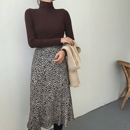 Long-sleeved turtleneck sweater