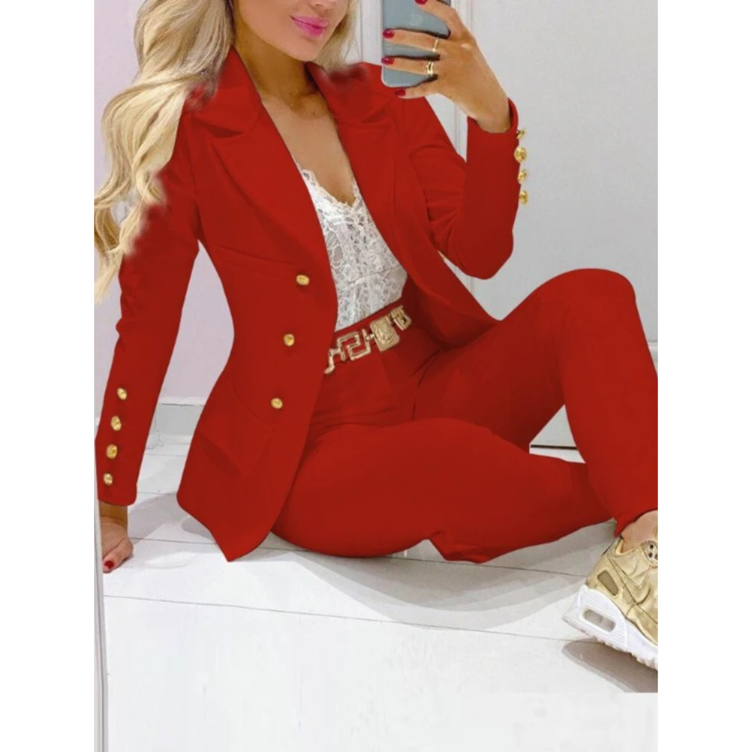 Valenzora – Set consisting of blazer and trousers with large collar