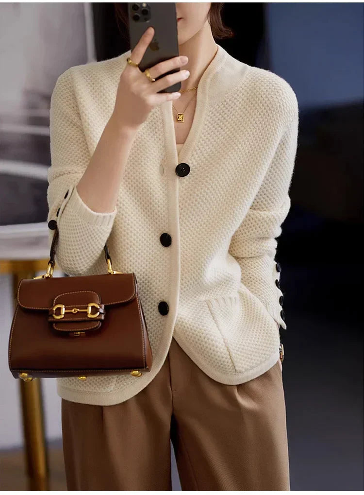 Valenzora | Knitted stand-up collar