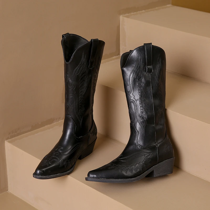 Valenzora | Westernstiefel mit detaillierter Stickerei & niedrigem Absatz, Cowboystiefel für Damen