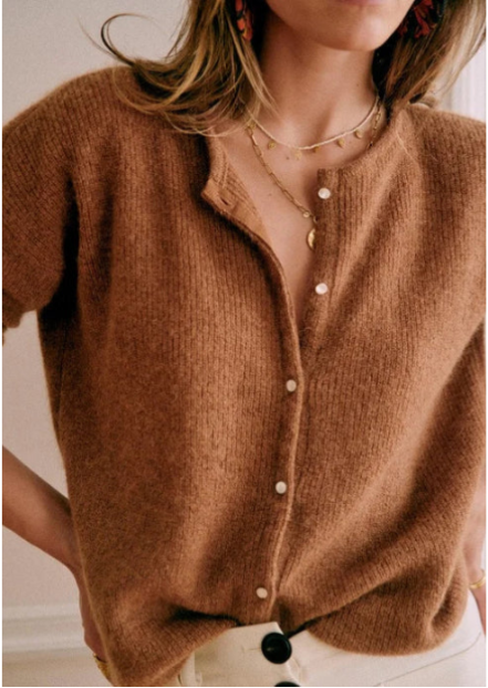 Valenzora | Women's fine knitted jacket with V-neck and button placket