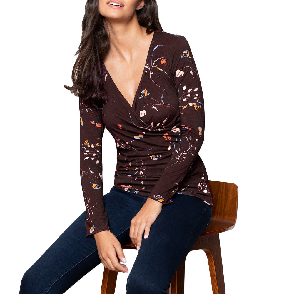 V-neck long-sleeved shirt