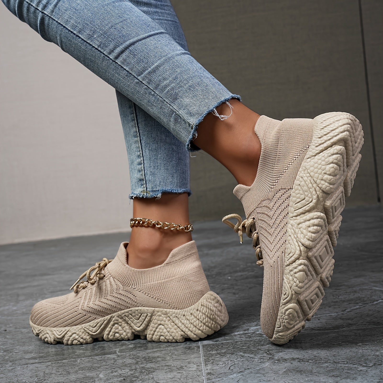 Valenzora | Atmungsaktive Low-Top-Sneakers in Unifarbe