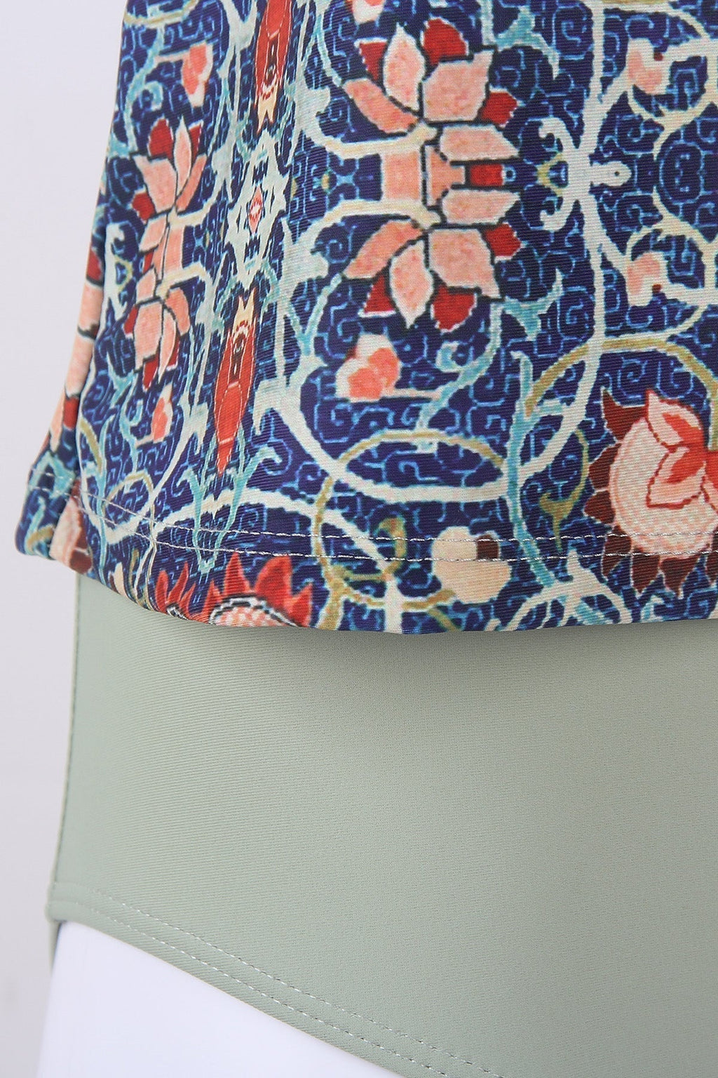 Valenzora | Glamouröse ärmellose Bademode mit Print