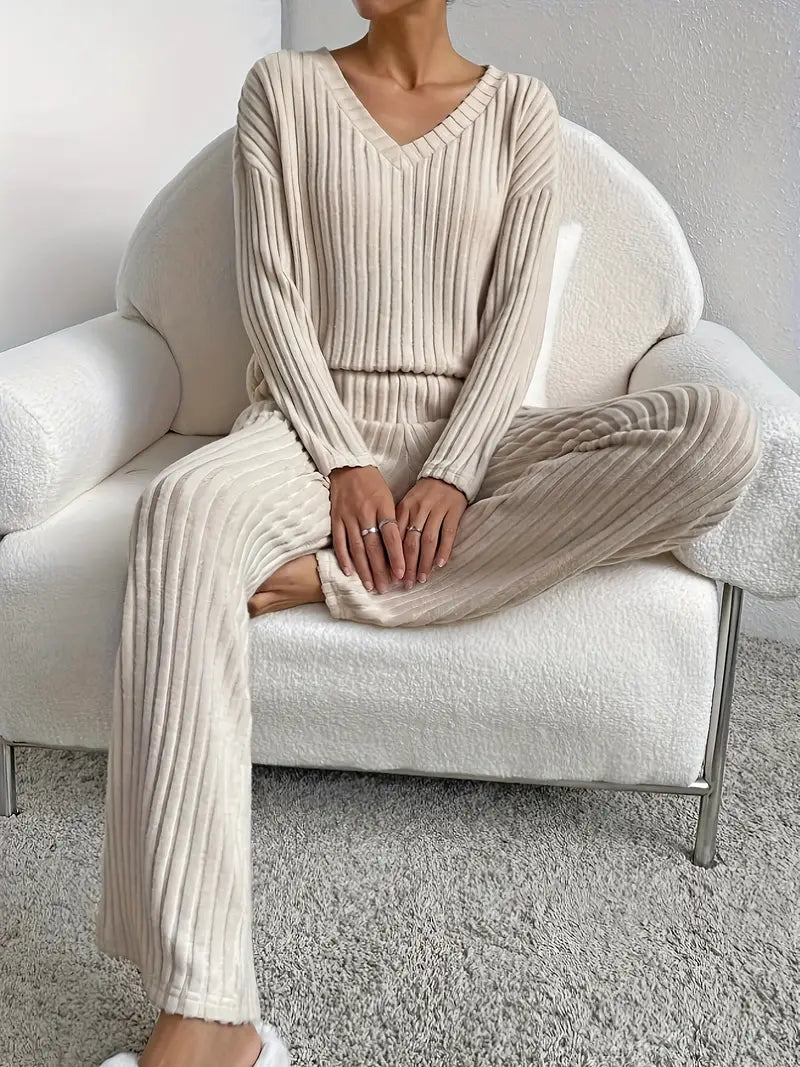 Valenzora 2-piece set | Elegant ribbed women's suit with V-neck sweater and matching trousers