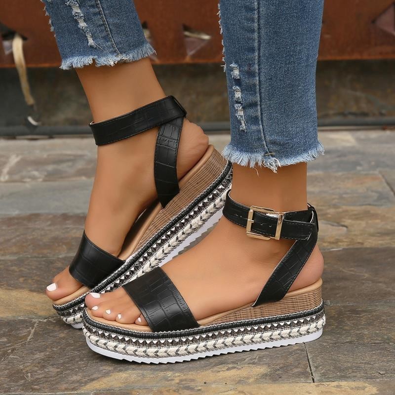 Valenzora | Summer Sandals with Buckle Straps and Platform