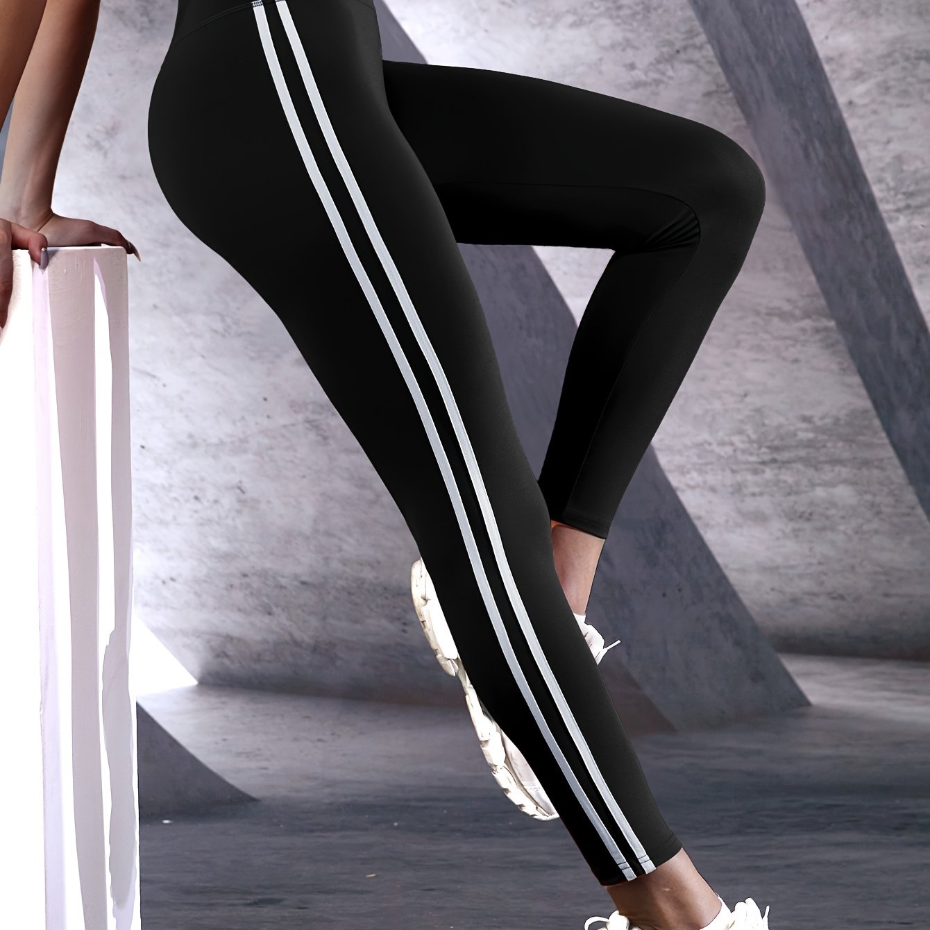 Valenzora | Feuchtigkeitsableitende Yoga-Leggings mit hohem Bund