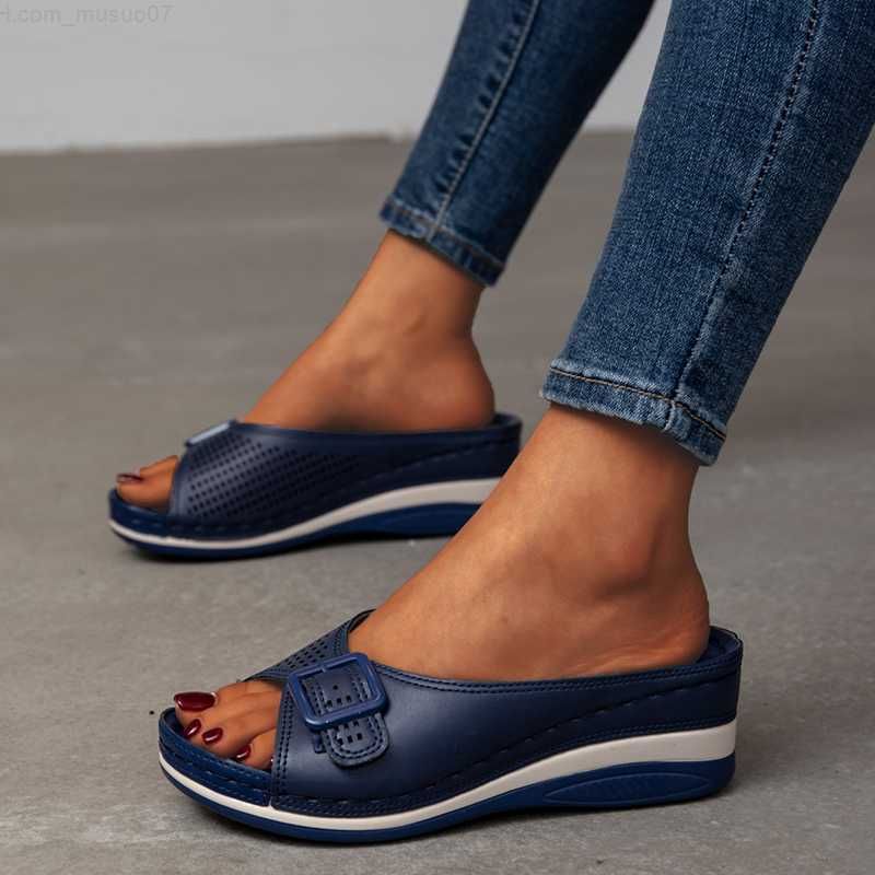 Valenzora | Orthopedic sandal with soft footbed