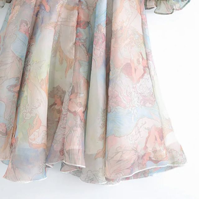 Valenzora | Organza dress with floral pattern, puff sleeves and sweetheart neckline