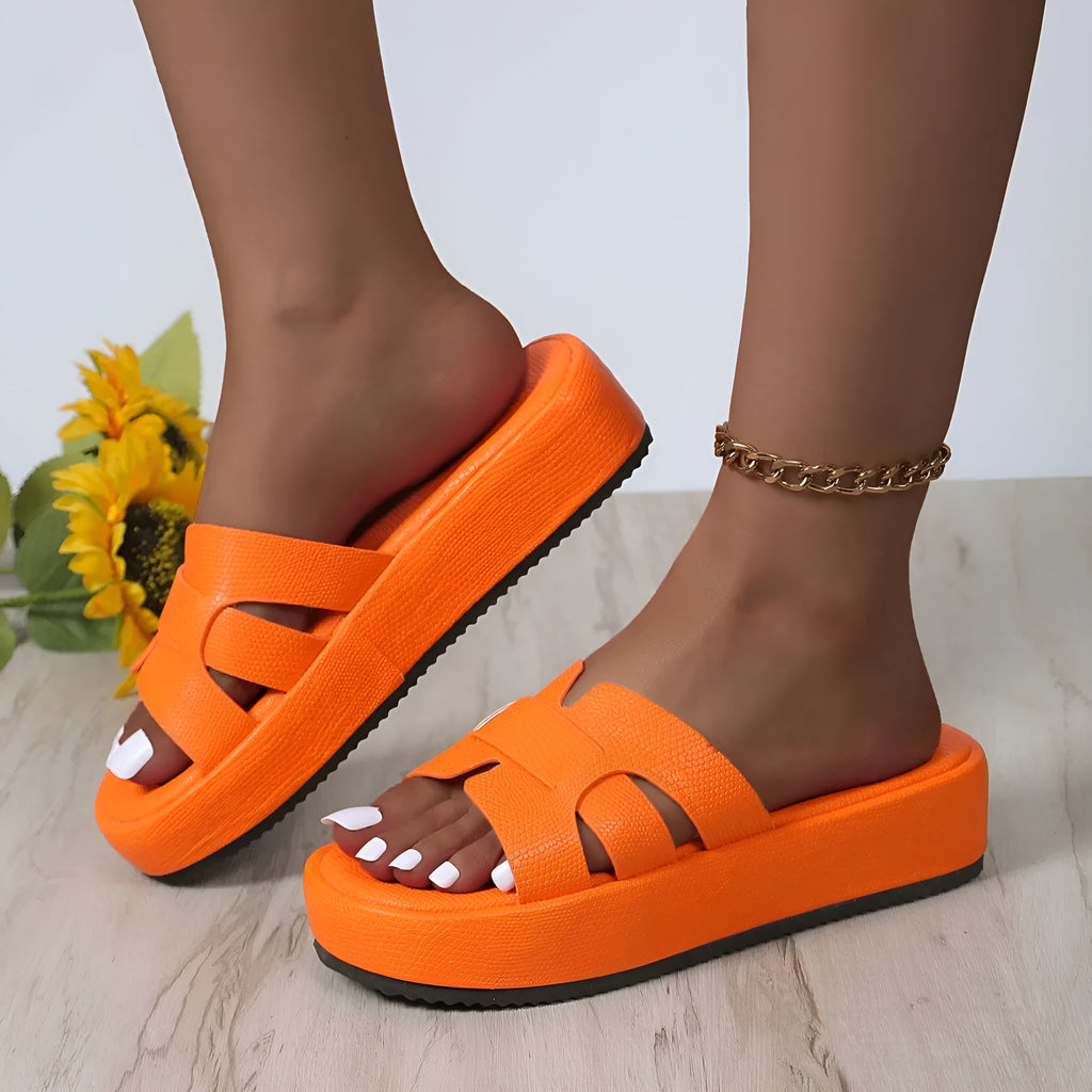 Valenzora | Comfortable flip-flop sandals with a thick sole and non-slip surface