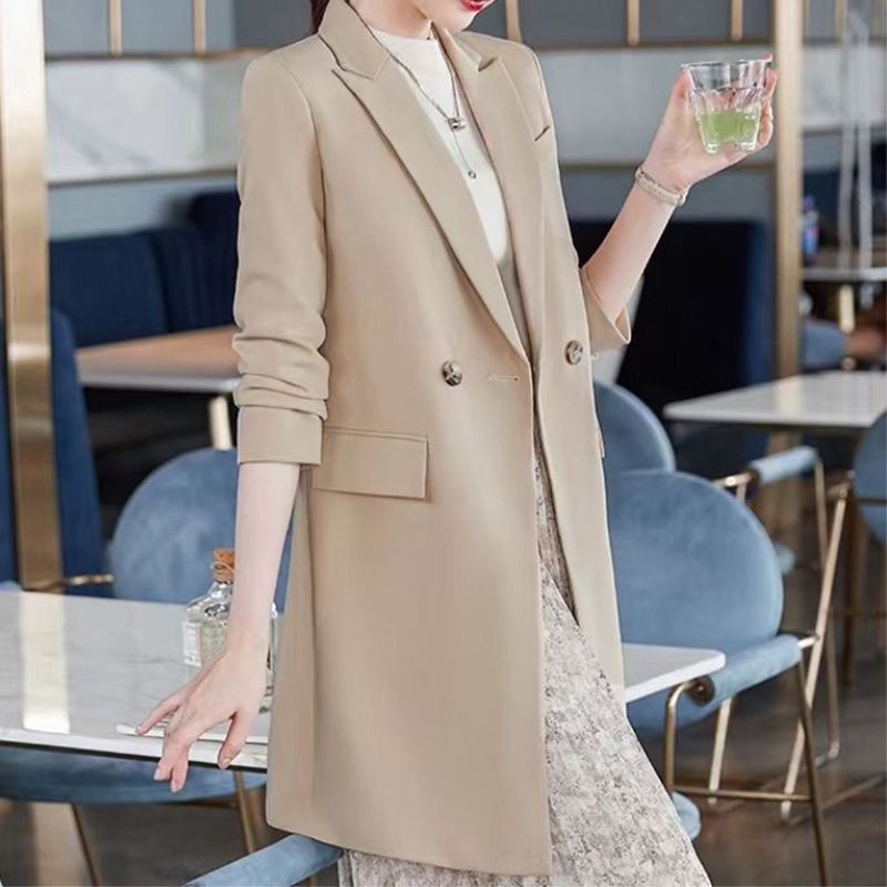 Valenzora | Elegant long women's blazer with flap pockets and lapel collar