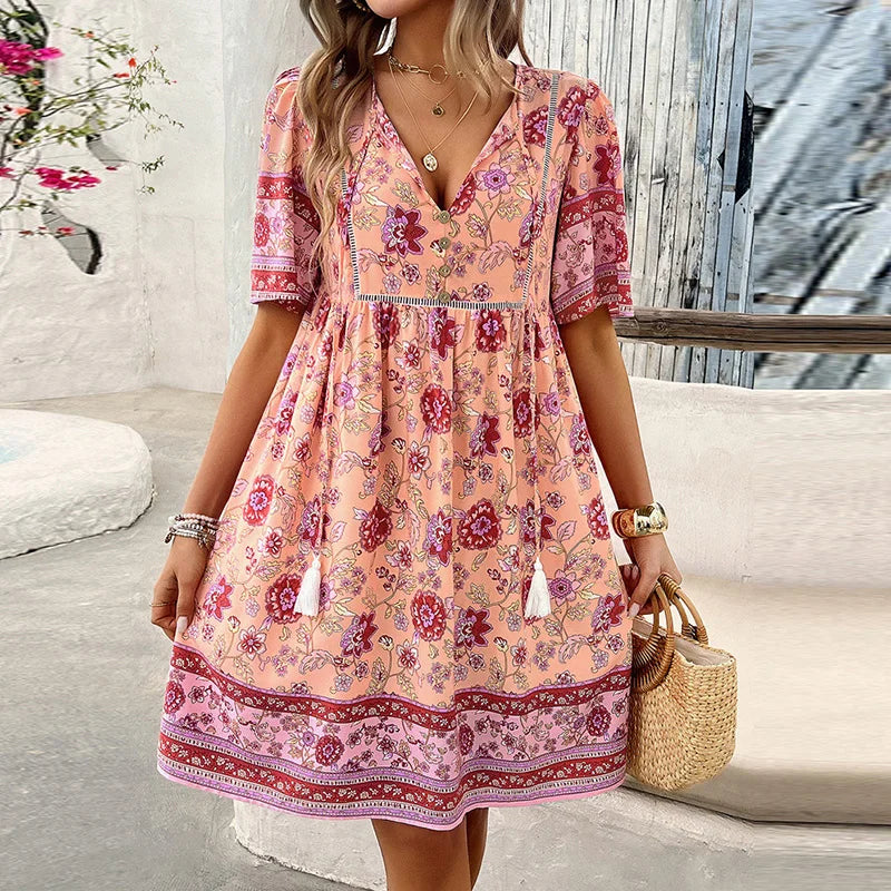Valenzora | Kleid mit kurzen Ärmeln und V-Ausschnitt