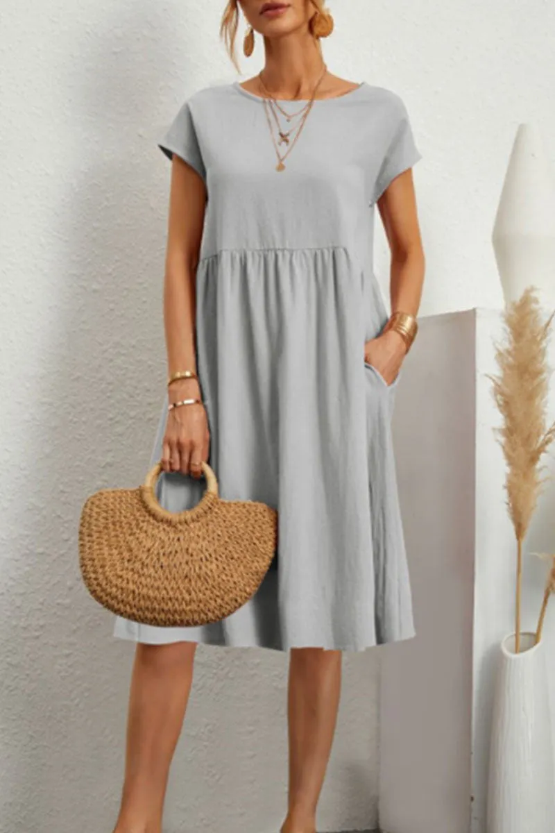 Valenzora | Chic short-sleeved dress with a round neckline in solid color patchwork