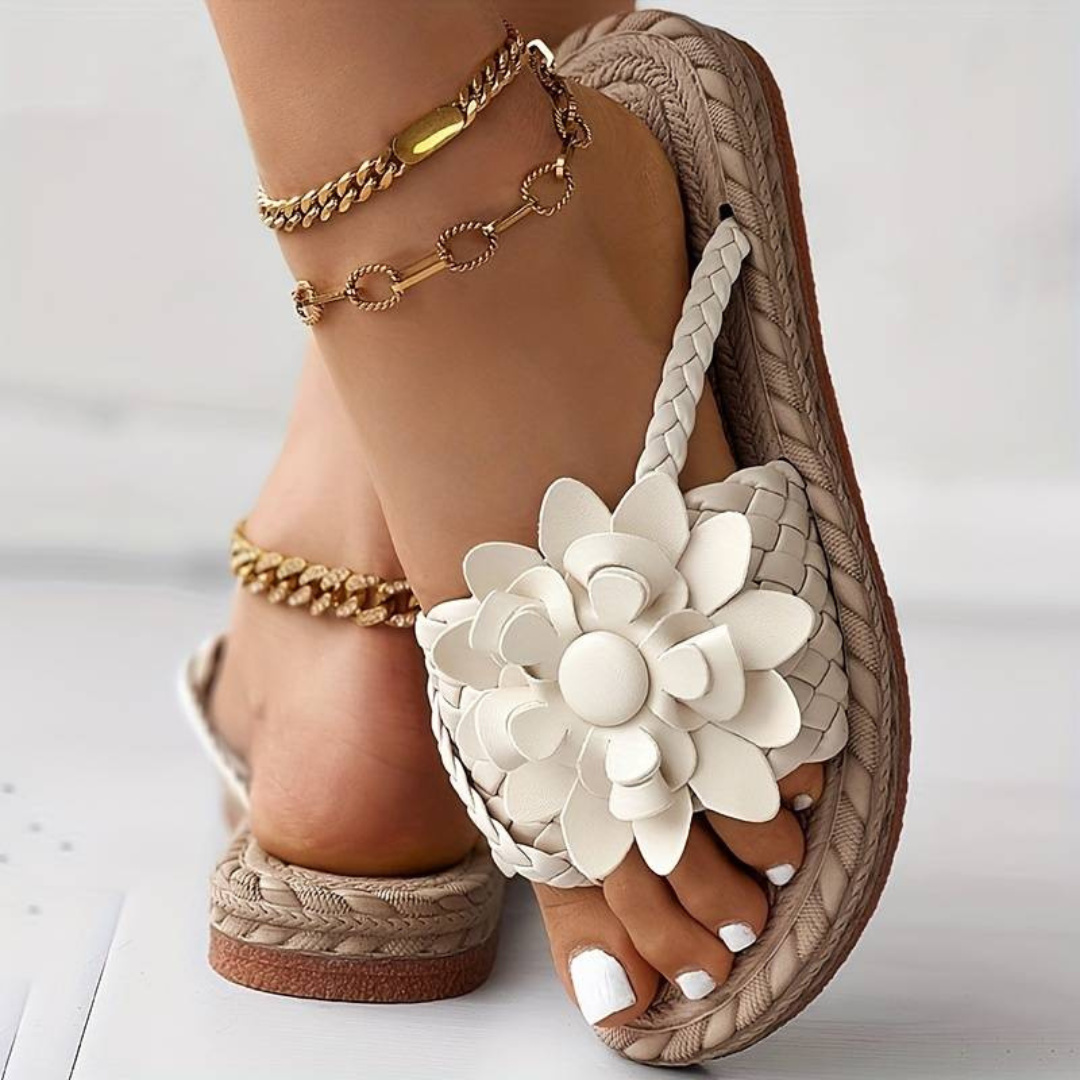 Flip-Flops | Damen-Sandalen mit offener Zehenpartie und eleganten geflochtenen Riemen