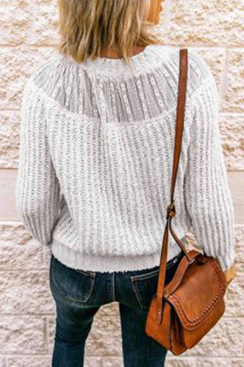 Relaxed and fashionable winter sweater