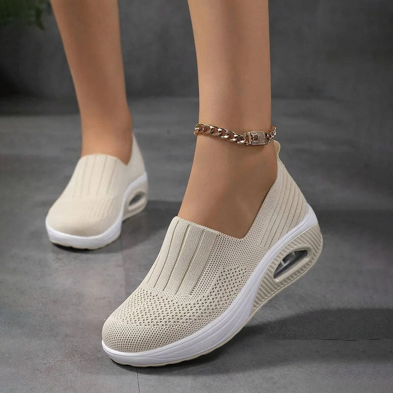 Valenzora | Atmungsaktive Slip-on-Sneaker mit ergonomischer Sohle für Damen
