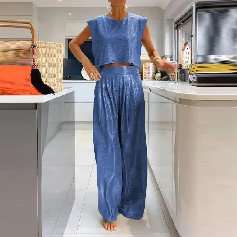 Shiny women's top and pants